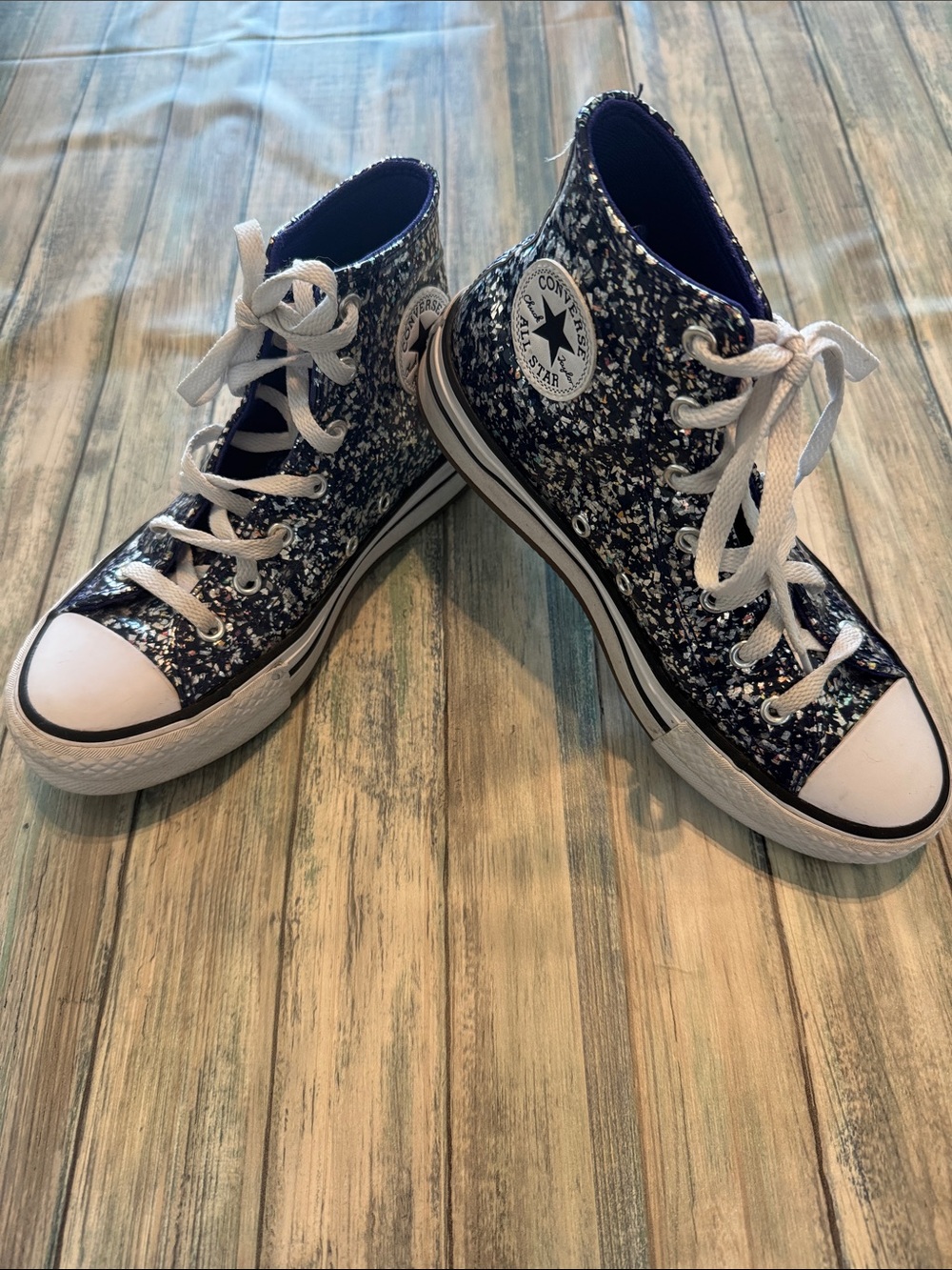 Converse Kids' High Top Sneakers (Sz: 4)
